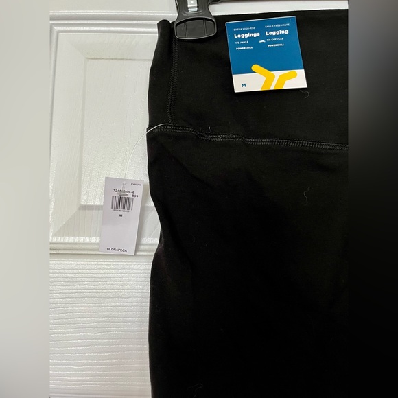 Old Navy Atheltics High Rise 7/8 Leggings. Black. Size Medium. BNWT - Picture 3 of 7